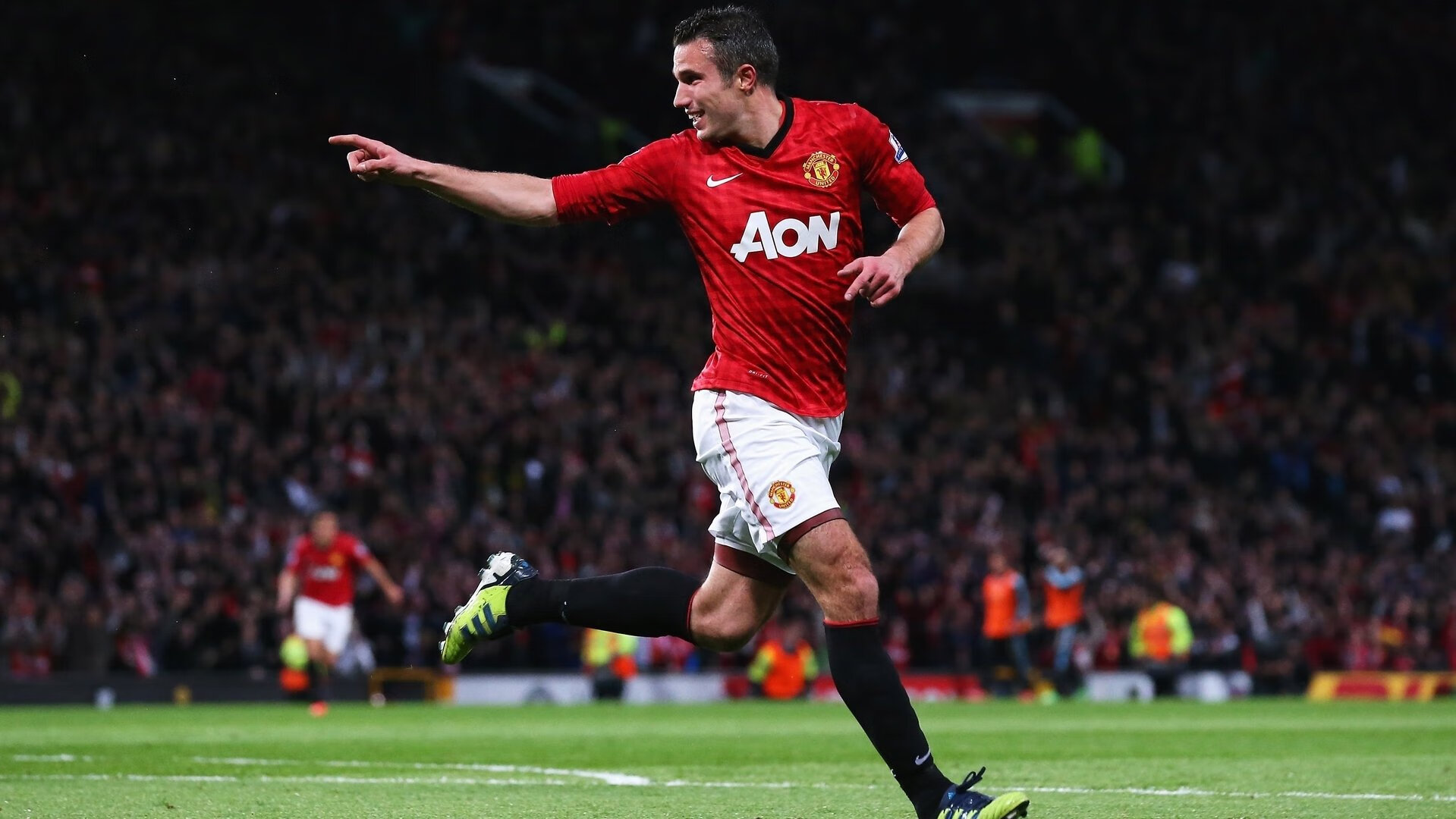 伊朗队替补席席地而坐，原因：雪地太软太舒服，伊朗主场