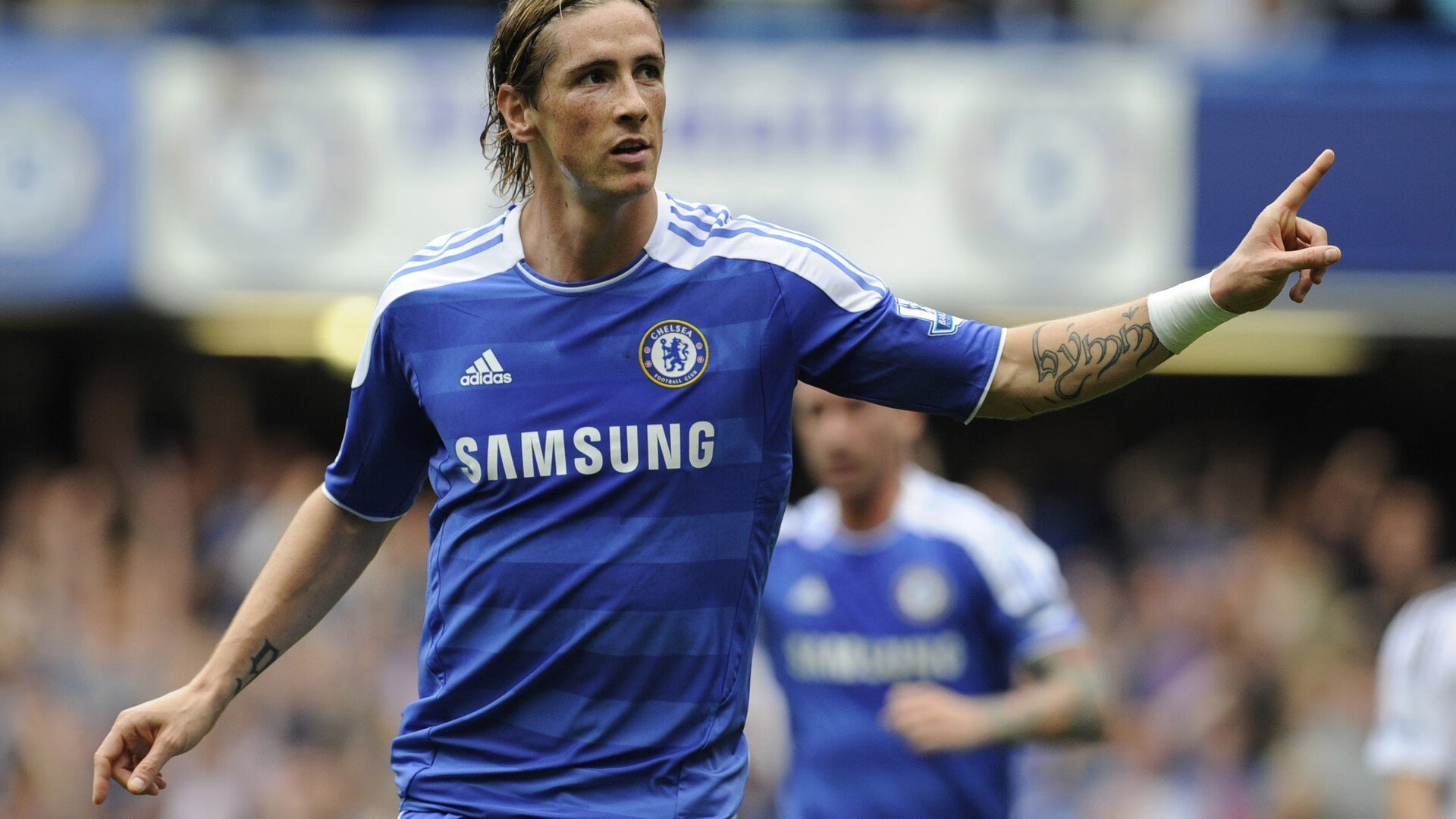 德甲逐步完善裁判判罚体系，确保比赛公平公正，德甲场地